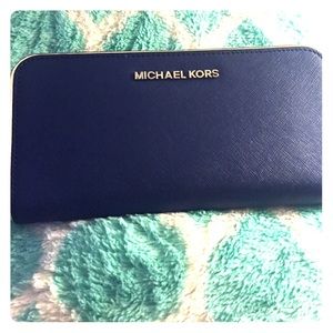 TEMP PRICE DROPP!! Micheal kors wallet - blue