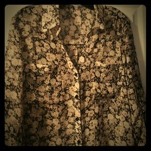 Express floral button up
