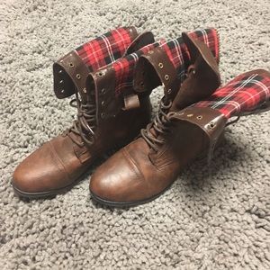 Brown combat boot