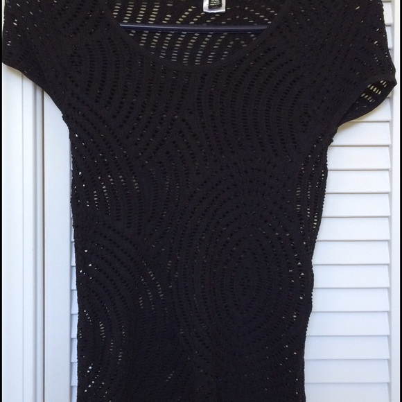 Stretchy black top