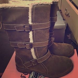 Crown Vintage boots. Style: REGAL