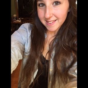 Meet your Posher, Emily