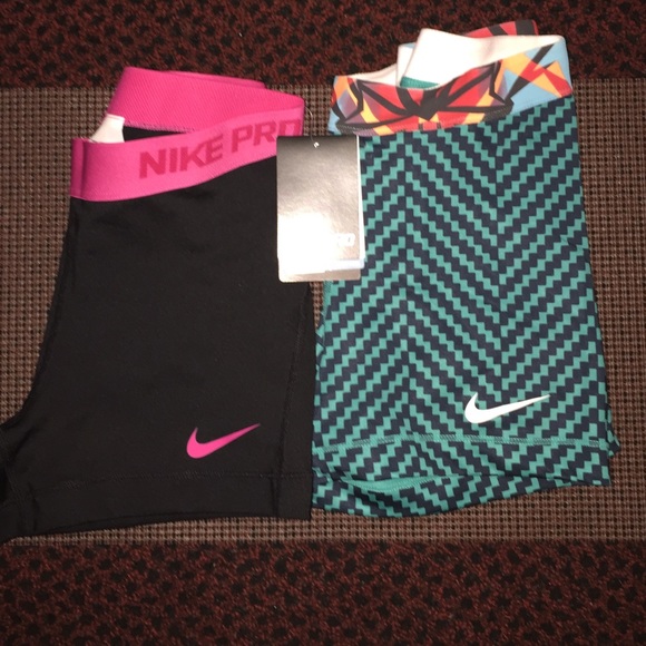 🚫 SOLD 🚫Nike Pro workout shorts SZ-M