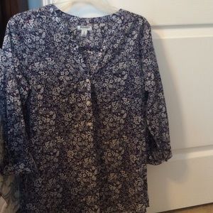 Old navy print shirt