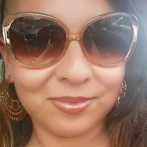 Meet your Posher, Angie