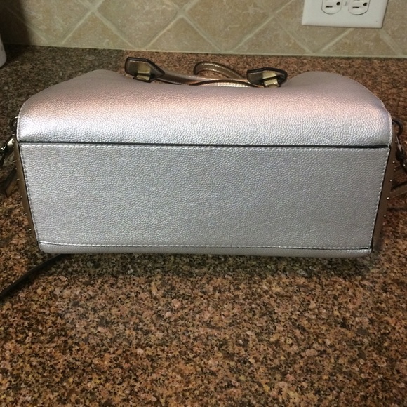 NEW Purse - Picture 4 of 4