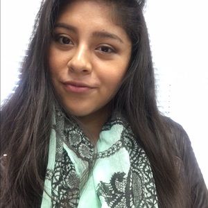 Meet your Posher, Araceli