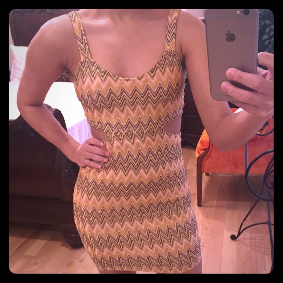 Great dress for a night out with a sassy pattern.