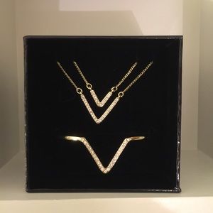 Gold and diamond necklace and bracelet set