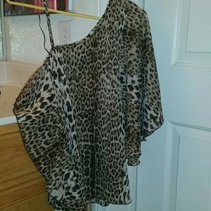 Cute leopard print top