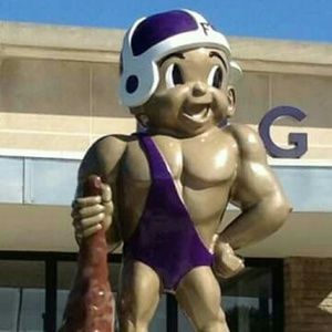 Meet your Posher, Monicia