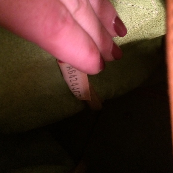 💯% authentic dooney&bourke bag + free gift - Picture 2 of 4