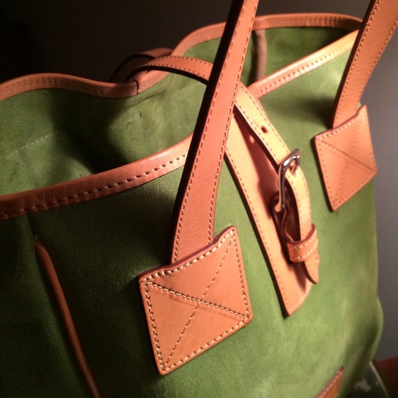 💯% authentic dooney&bourke bag + free gift - Picture 3 of 4