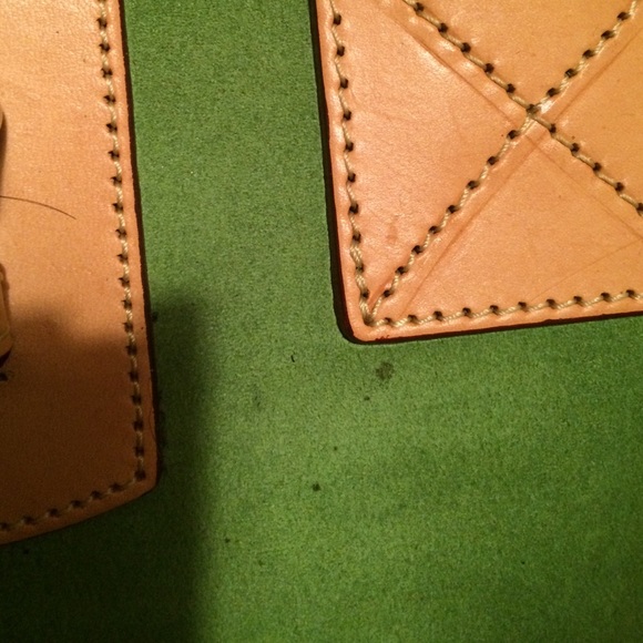 💯% authentic dooney&bourke bag + free gift - Picture 4 of 4