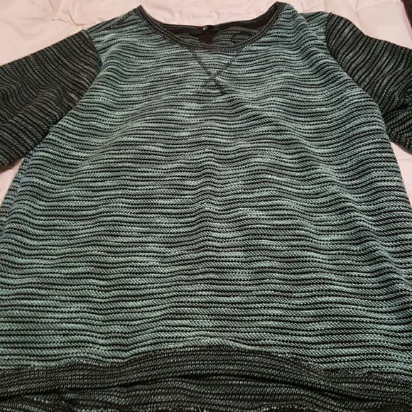 Multicolored 3/4 sleeve sweater