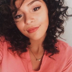 Meet your Posher, Angelica