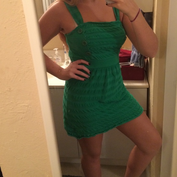 Green button dress