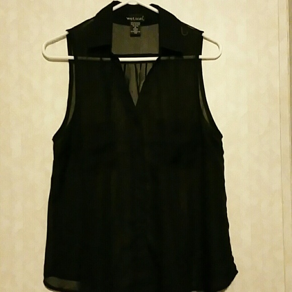Beautiful black button down sleeveless shirt.