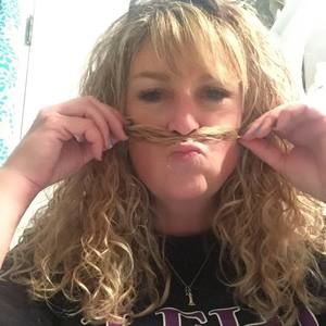 Meet your Posher, Laurie