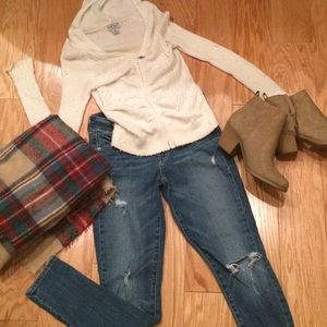 Small guess zip up sweater