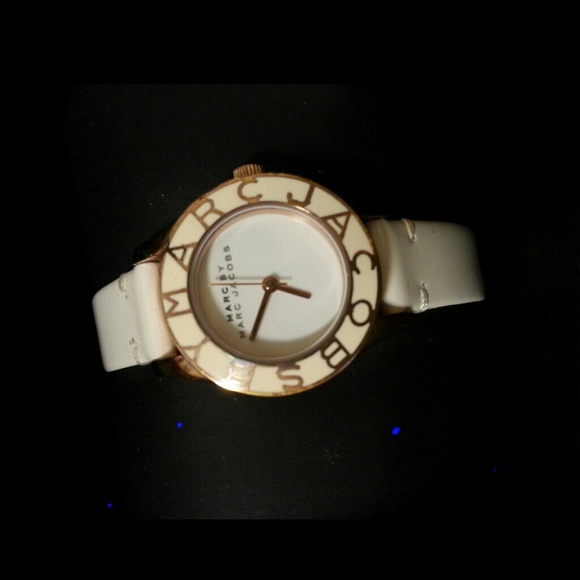 Marc Jacobs Rose Gold - Picture 2 of 2