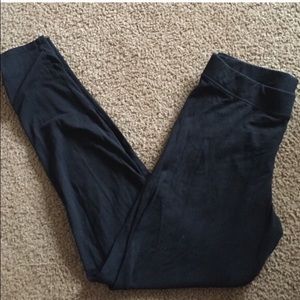 Black VS Pink leggings