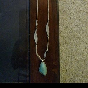 Long feather necklacs