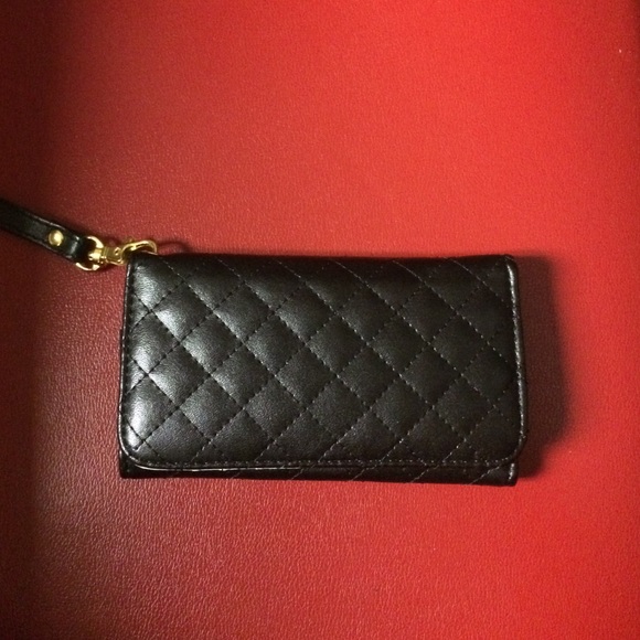 Quilled phone wallet wristlet