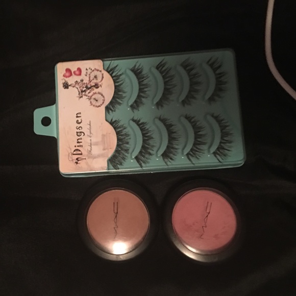Mac blush in harmony and dame & new set of lashes