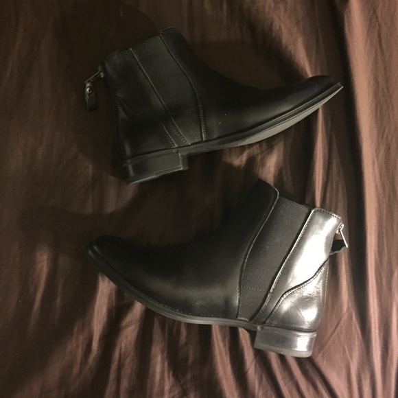 🚫SOLD🚫 Steve Madden Chelsea ankle boots.