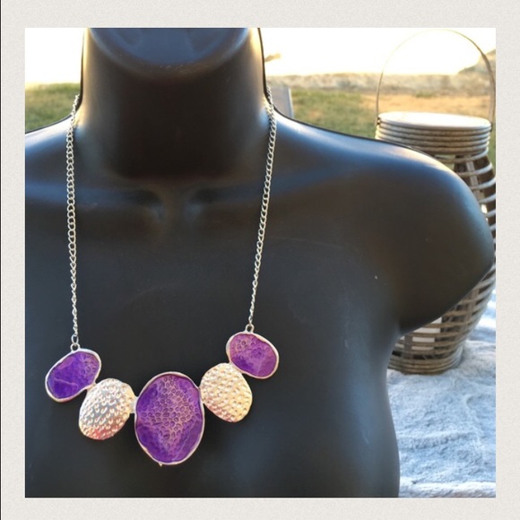 Jewelry - ‼️ Purple hammered necklace
