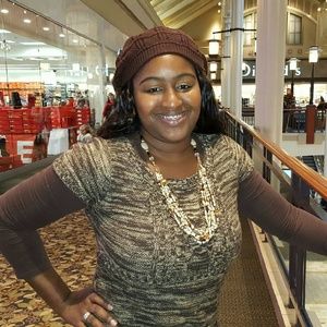 Meet your Posher, Julia