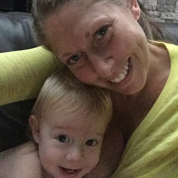 Meet your Posher, Carrie - Picture 2 of 4