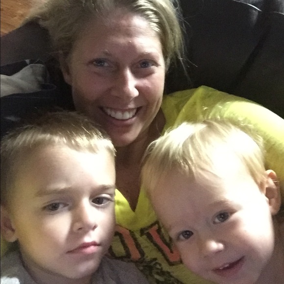 Meet your Posher, Carrie - Picture 3 of 4