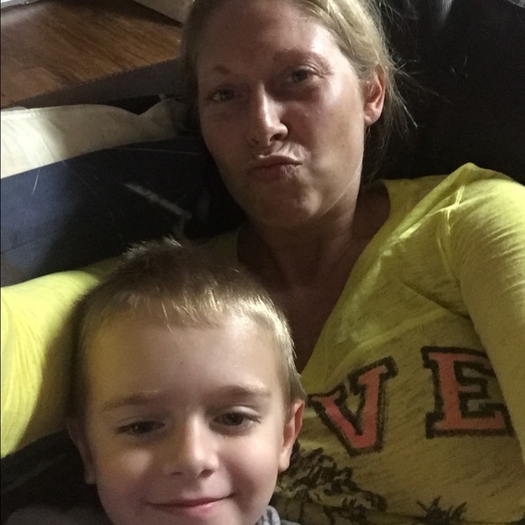 Meet your Posher, Carrie - Picture 4 of 4