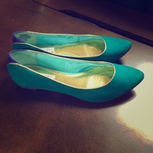 Green flats by Jennifer Lopez