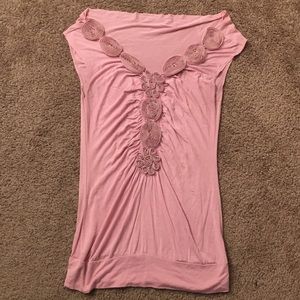 Very short sleeve pink T-shirt with floral design