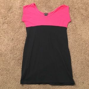 Short sleeve long black & pink T-shirt