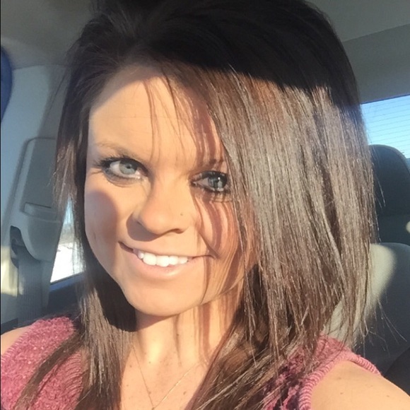 Meet your Posher, Abee