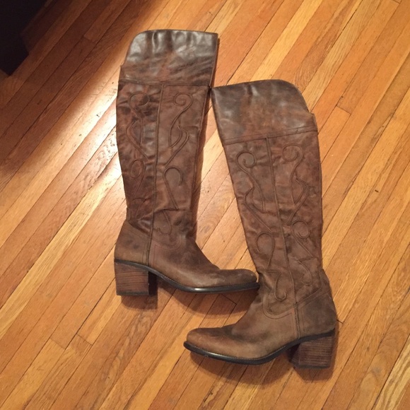 Carlos Santana boots