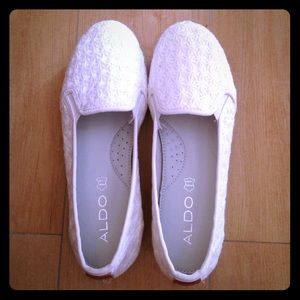 Pretty Aldo. New never been worn. Soft sole.