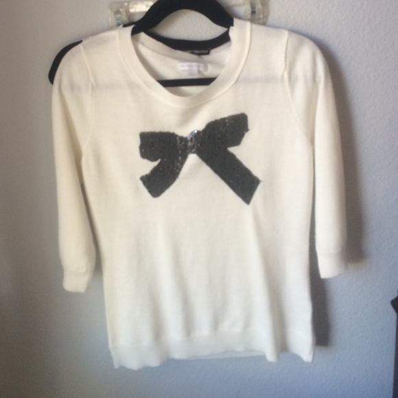 Bow sweater