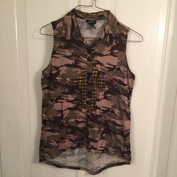 Rue 21 camouflage top - Picture 1 of 1