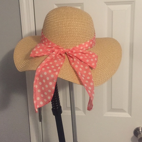Floppy hat