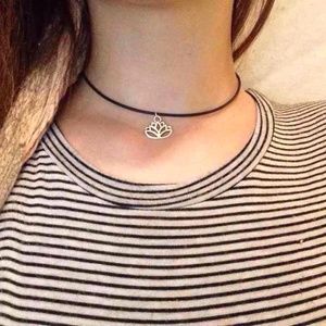 Lotus Choker