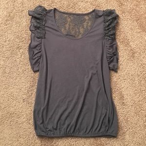 Very short almost no sleeve great blouse with lace