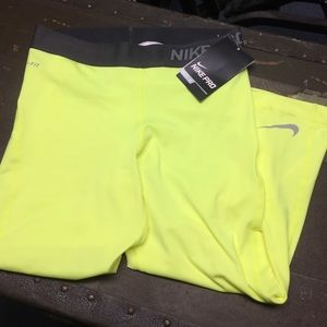Women's Nike Pro Capris