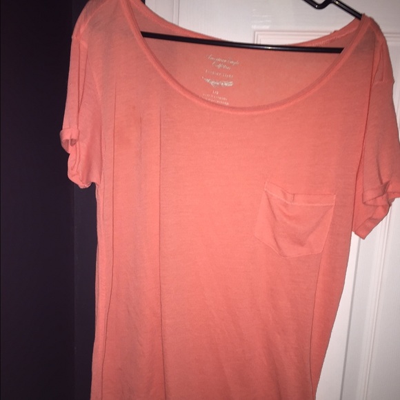 MUST GO American Eagle, feather light tee