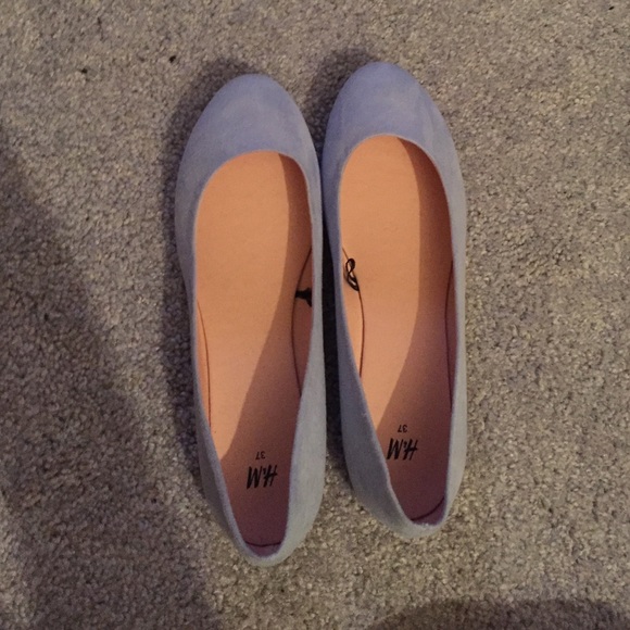 Flats - Picture 1 of 2