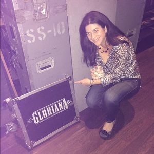 Meet your Posher, Joy